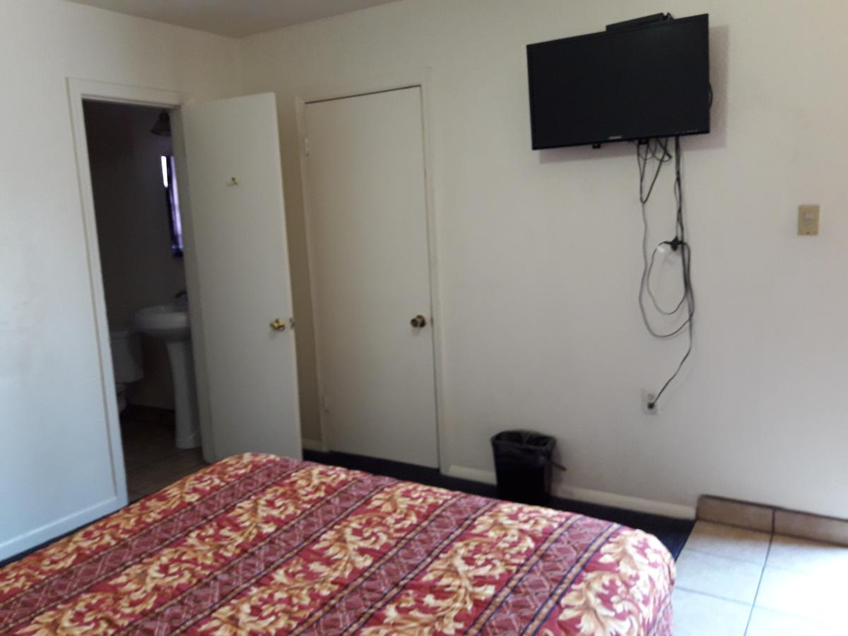 World Motel Lynwood Buitenkant foto